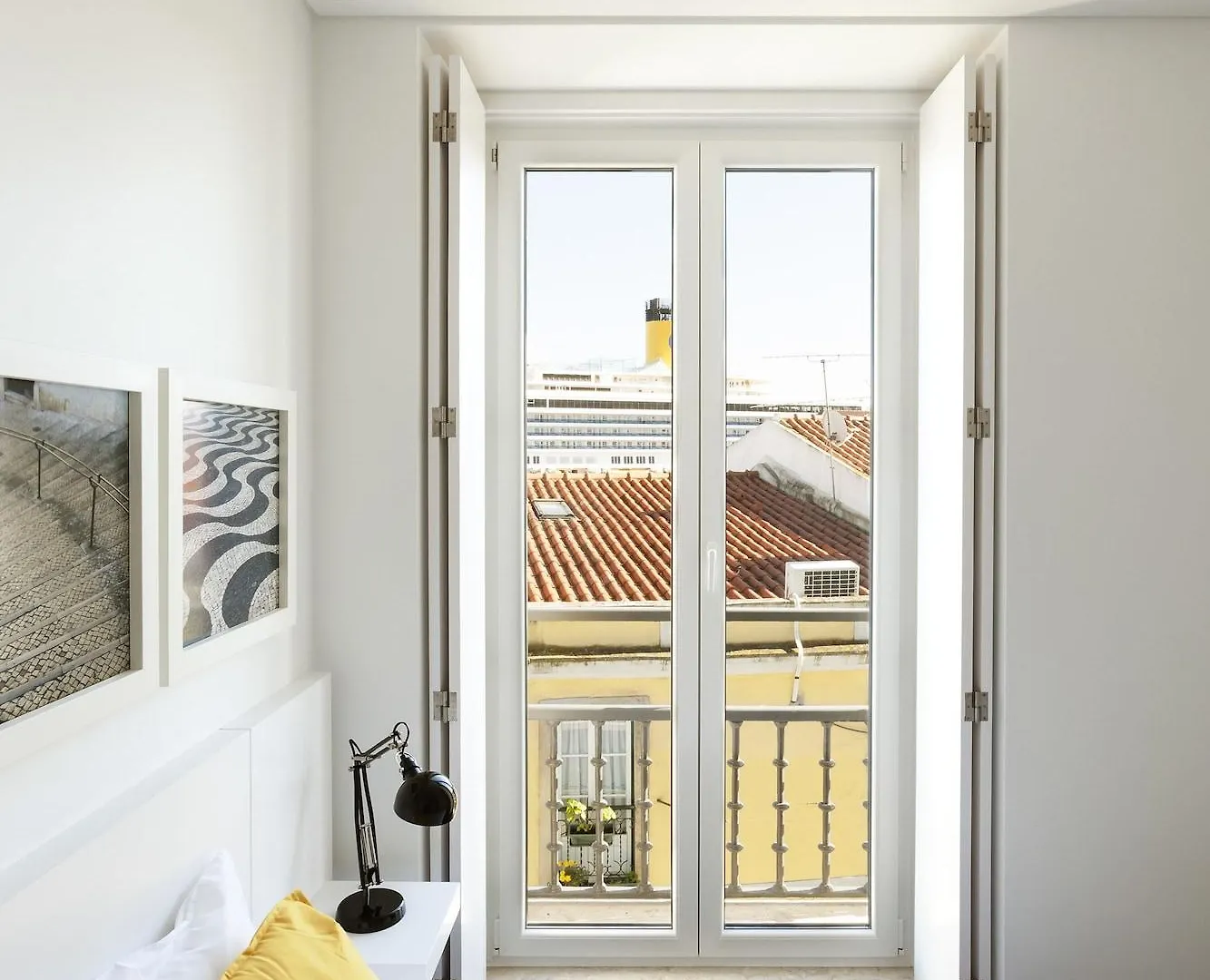 Hello Lisbon Santa Apolonia Apartments