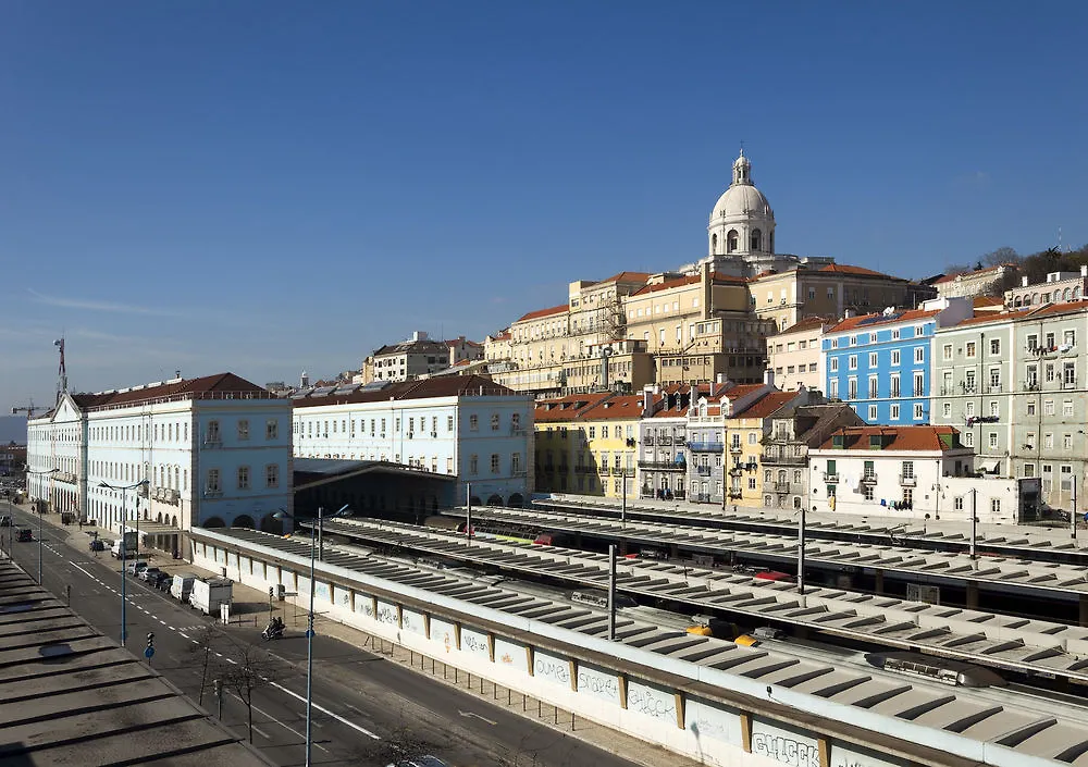 Hello Lisbon Santa Apolonia Apartments